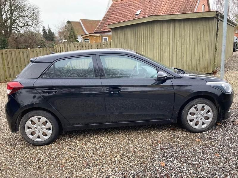 Brugt Hyundai i20 83 HK (61 kW) 2017 Sort Hatchback