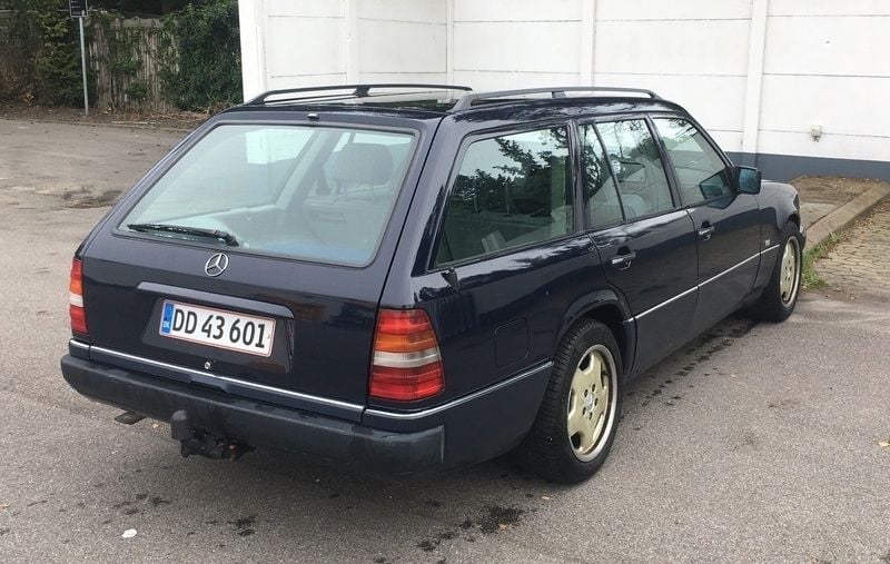 Blå Brugt 1990 Mercedes E230 | 120.000 kr. - Billede 1/4