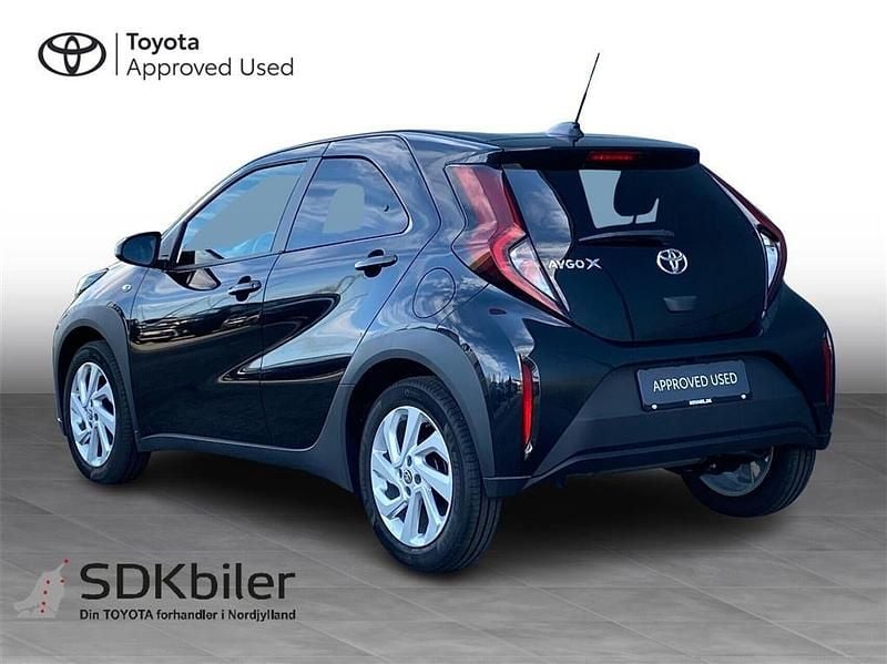 Ny Toyota Aygo X Active 72 HK (52 kW) 2025 209 night sky black SUV