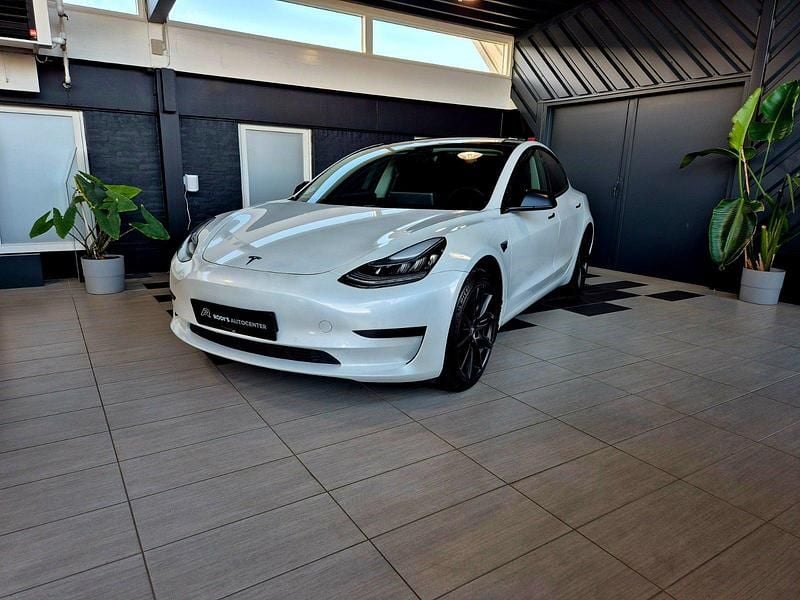Hvidmetal Brugt 2020 Tesla Model 3 Standard Range Sedan | 134.900 kr. (Fair pris) - Billede 1/4