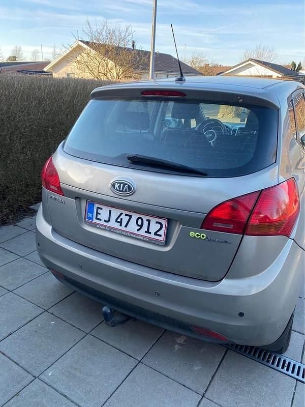 Brugt Kia Venga 90 HK (66 kW) 2012 Hatchback