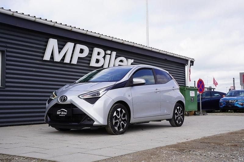 Sølvmetal Brugt 2019 Toyota Aygo Hatchback | 79.800 kr. (Fair pris) - Billede 1/4