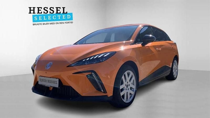 Fizzy orange Brugt 2024 MG MG4 EV Luxury Hatchback | 189.900 kr. (Fair pris) - Billede 1/4