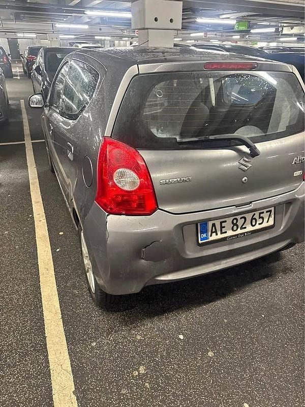 Grå Brugt 2013 Suzuki Alto Hatchback | 28.000 kr. - Billede 1/4