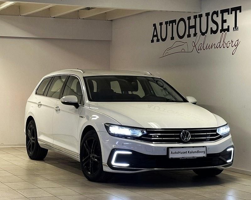 Hvid Brugt 2019 VW Passat GTE Stationcar | 189.900 kr. (Fair pris) - Billede 1/4