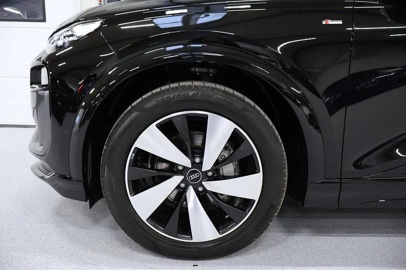 Ny Audi Q6 e-tron 185 kW (252 HK) 2025 Sortmetal SUV