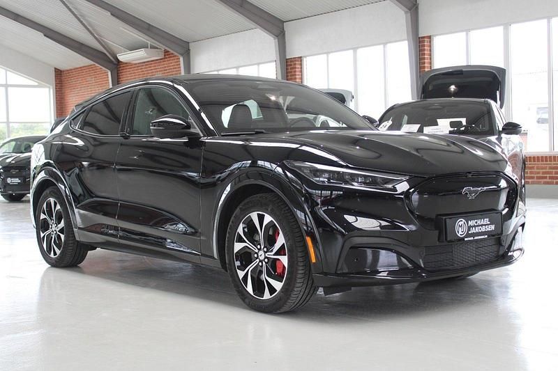 Sort Brugt 2024 Ford Mustang Mach-E Extended Range SUV | 334.900 kr. (Lidt for dyr) - Billede 1/4