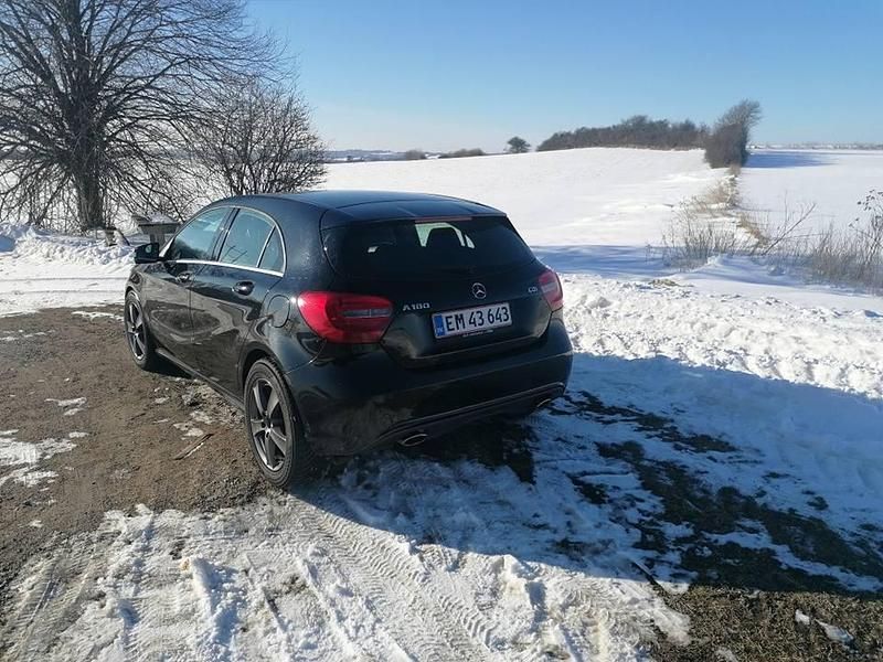 Brugt Mercedes A180 109 HK (80 kW) 2013 Sort Hatchback