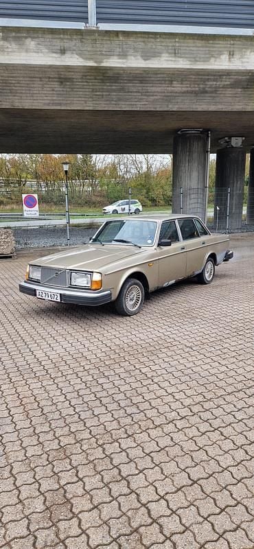 Guld Brugt 1976 Volvo 264 Sedan | 38.000 kr. - Billede 1/4