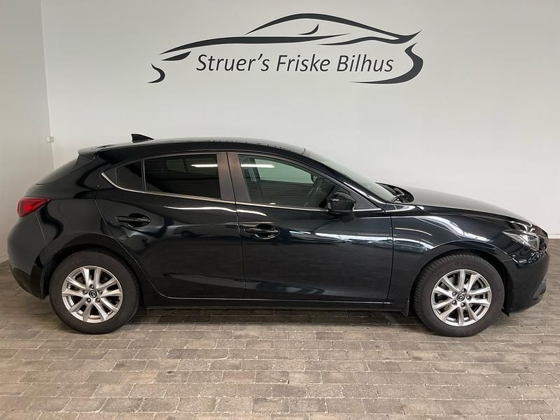 Jet black Brugt 2016 Mazda 3 Vision Hatchback | 134.900 kr. (Fair pris) - Billede 1/4