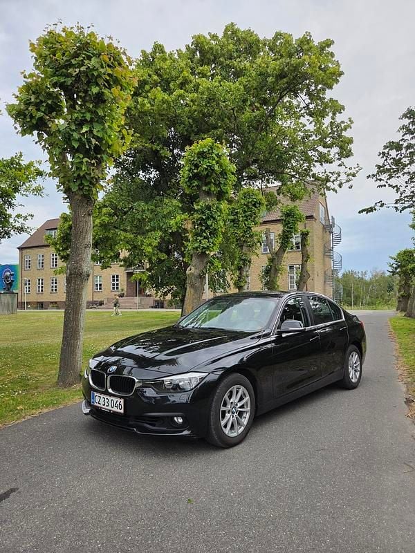 Sort Brugt 2016 BMW 320 Efficient Dynamics Sedan | 175.000 kr. (God pris) - Billede 1/7