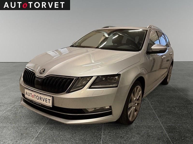 Sølvmetal Brugt 2018 Skoda Octavia Style Stationcar | 124.700 kr. (God pris) - Billede 1/4