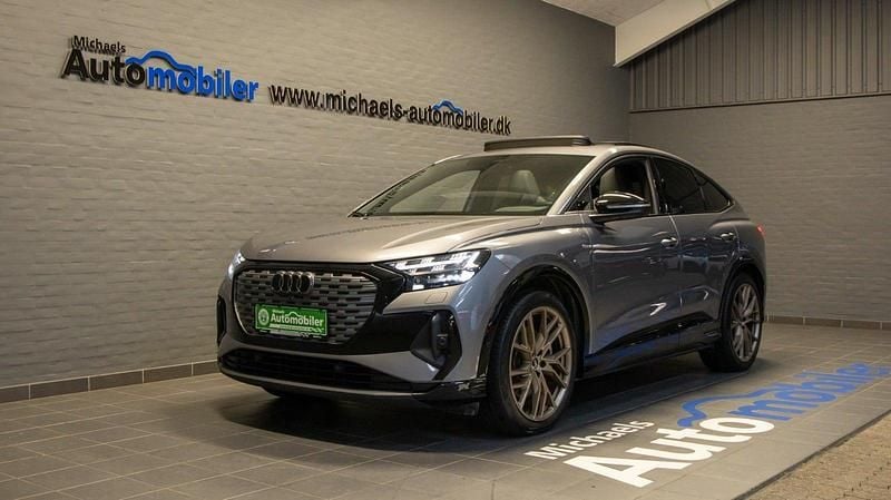 Gråmetal Brugt 2023 Audi Q4 Sportback e-tron Edition .1 SUV | 359.900 kr. (Dyr) - Billede 1/4