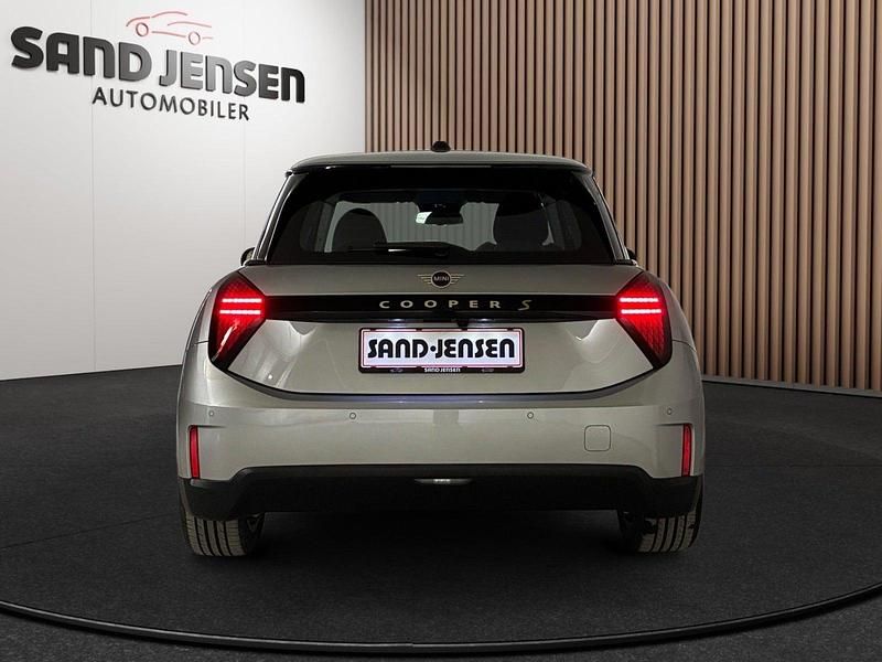 Brugt Mini Cooper SE Essential 160 kW (218 HK) 2024 Sølvmetal Hatchback