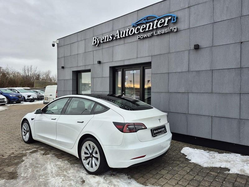 Brugt Tesla Model 3 RWD 239 kW (325 HK) 2022 Perlemorshvid Sedan