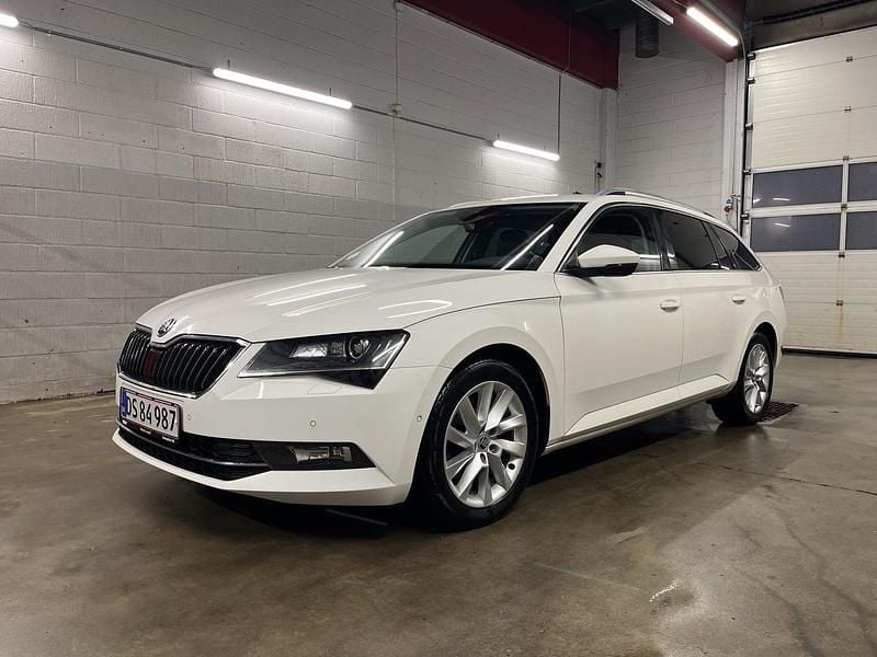 Hvidmetal Brugt 2017 Skoda Superb Style Stationcar | 174.900 kr. (Fair pris) - Billede 1/4
