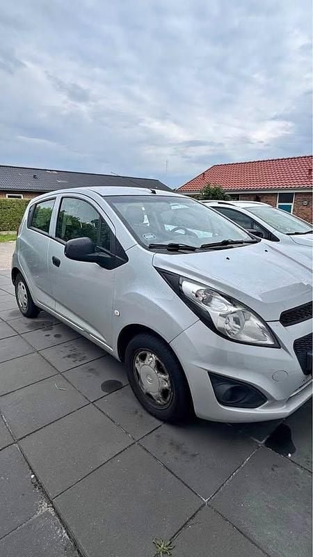 Grå Brugt 2013 Chevrolet Spark Hatchback | 25.000 kr. (Fair pris) - Billede 1/4