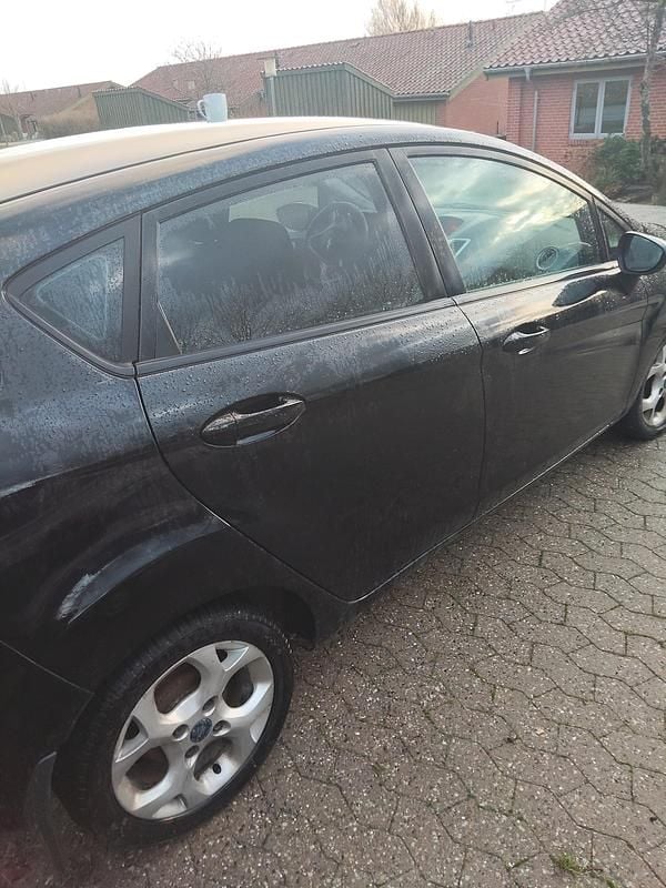 Brugt Ford Fiesta Ambiente 82 HK (60 kW) 2012 Sort Hatchback