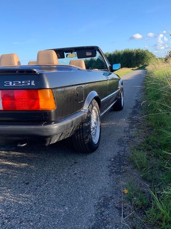 Sort Brugt 1987 BMW 325 Cabriolet | 199.999 kr. - Billede 1/4