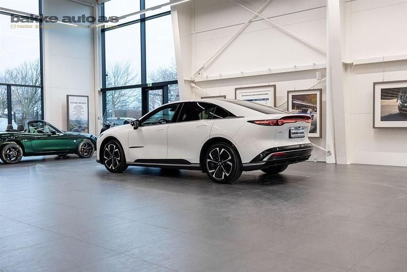 Brugt Mazda 6e Takumi-Line 189 kW (258 HK) 2025 Hvidmetal Hatchback