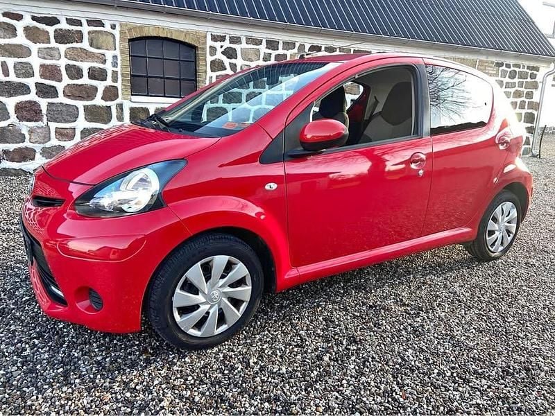 Brugt 2012 Toyota Aygo Hatchback | 36.999 kr. (God pris) - Billede 1/4