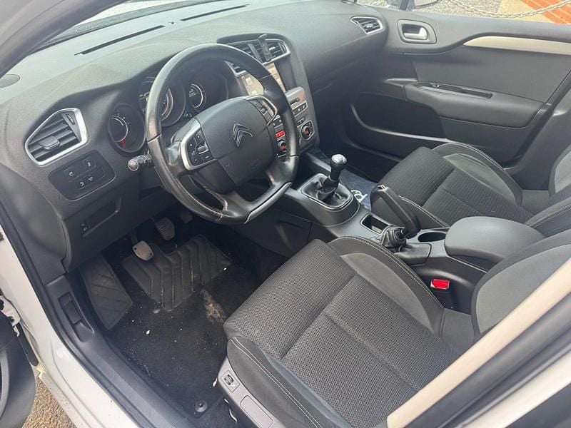 Brugt Citroën C4 Feel 100 HK (73 kW) 2016 Hvid Hatchback