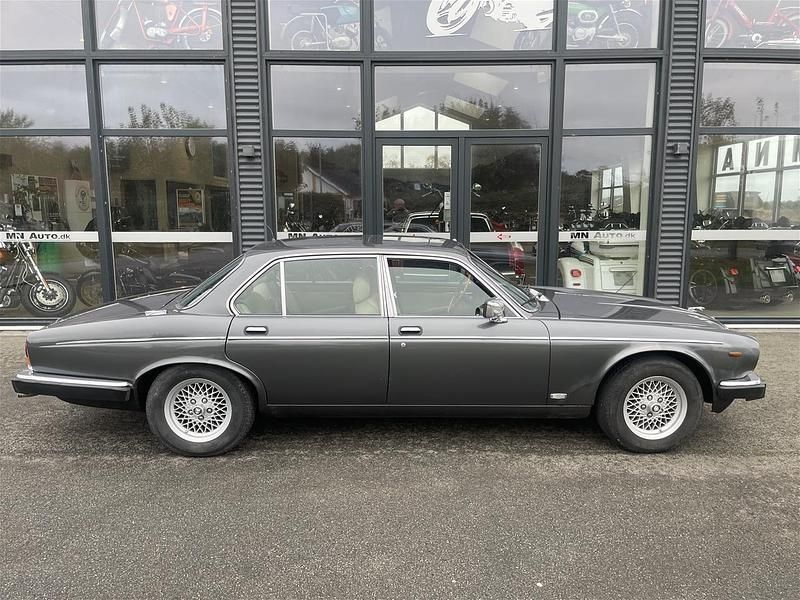 N/a Brugt 1983 Jaguar XJ12 Sovereign Sedan | 89.000 kr. - Billede 1/4