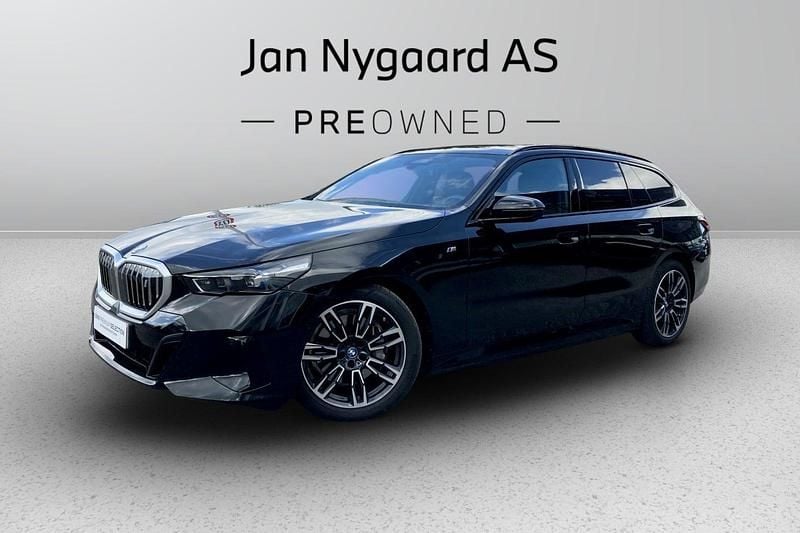 Sortmetal Brugt 2025 BMW i5 M Sport Sedan | 544.000 kr. (God pris) - Billede 1/3