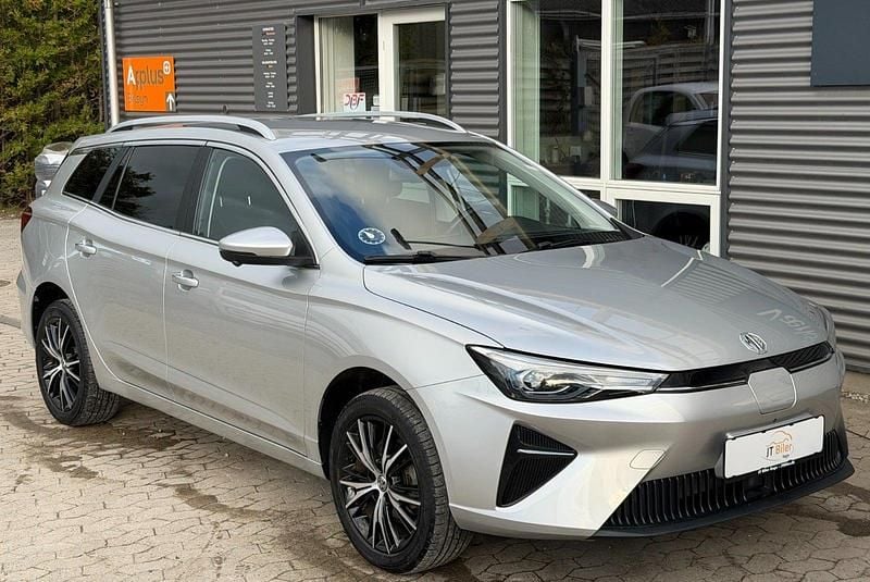 Sølvmetal Brugt 2022 MG MG5 EV Luxury Stationcar | 144.900 kr. (Fair pris) - Billede 1/4