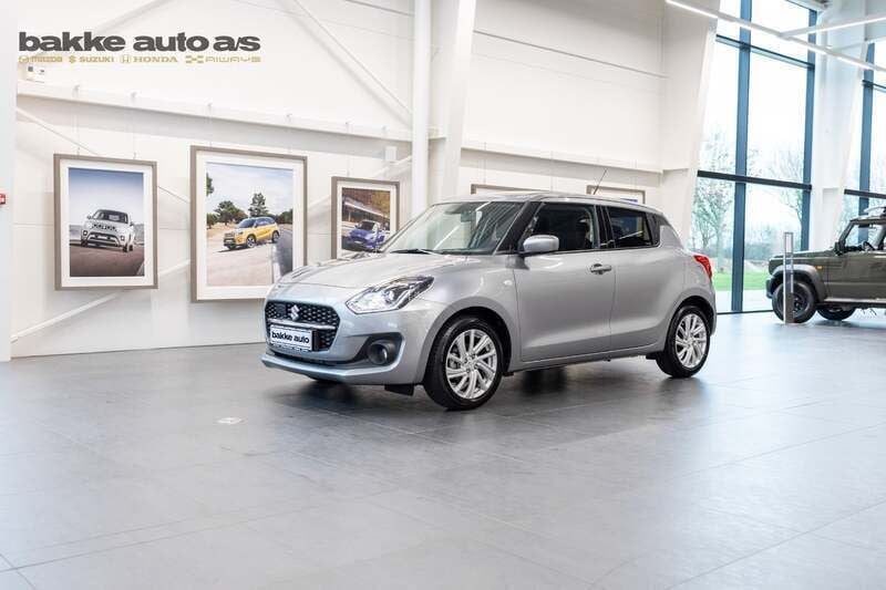 Sølvmetal Brugt 2023 Suzuki Swift Action Hatchback | 169.990 kr. (Lidt for dyr) - Billede 1/4
