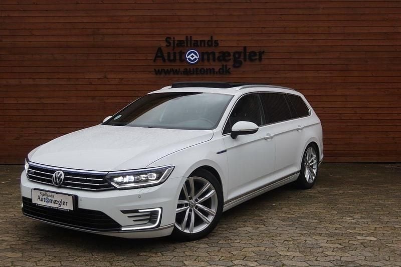 Hvid Brugt 2018 VW Passat Highline Stationcar | 200.000 kr. (Fair pris) - Billede 1/4