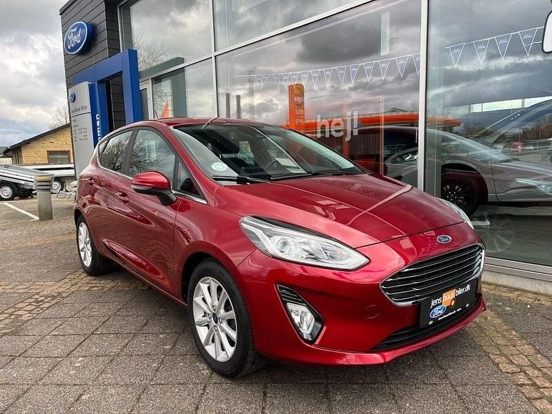 Rødmetal Brugt 2020 Ford Fiesta Titanium Hatchback | 109.800 kr. (Fair pris) - Billede 1/4