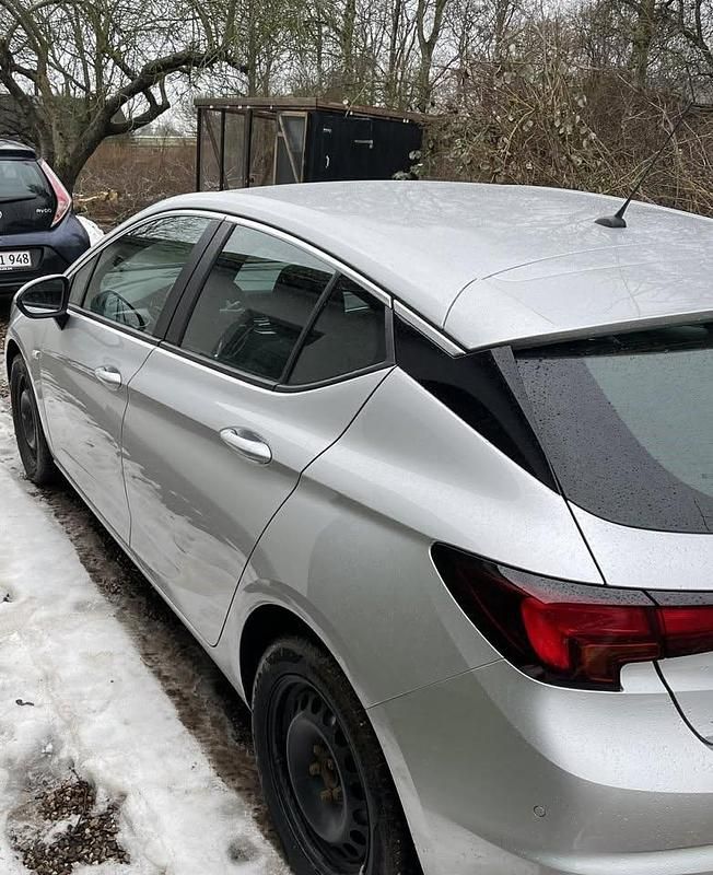 Brugt Opel Astra Enjoy 110 HK (80 kW) 2016 Grå Hatchback