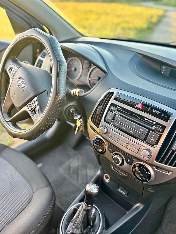 Sort Brugt 2013 Hyundai i20 Comfort MPV | 42.000 kr. (Super pris) - Billede 1/4