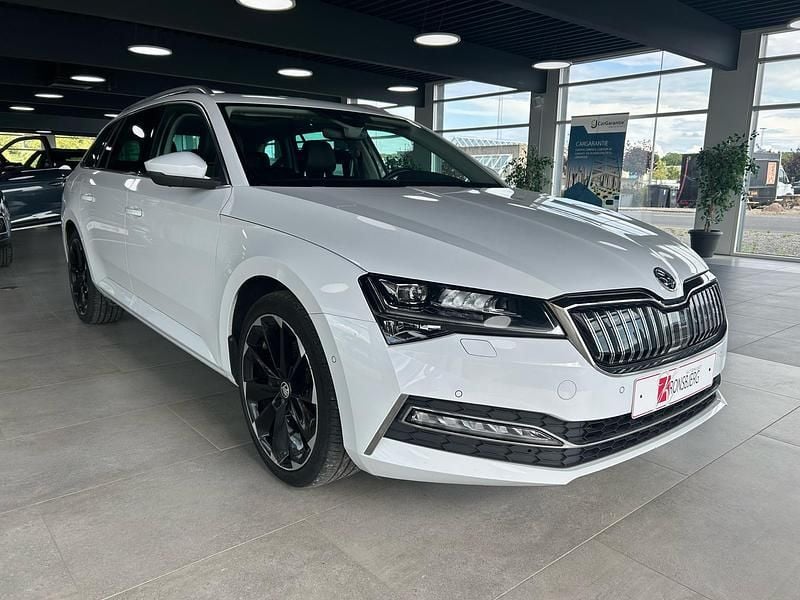 Nevada white metallic Brugt 2020 Skoda Superb Stationcar | 249.900 kr. - Billede 1/4