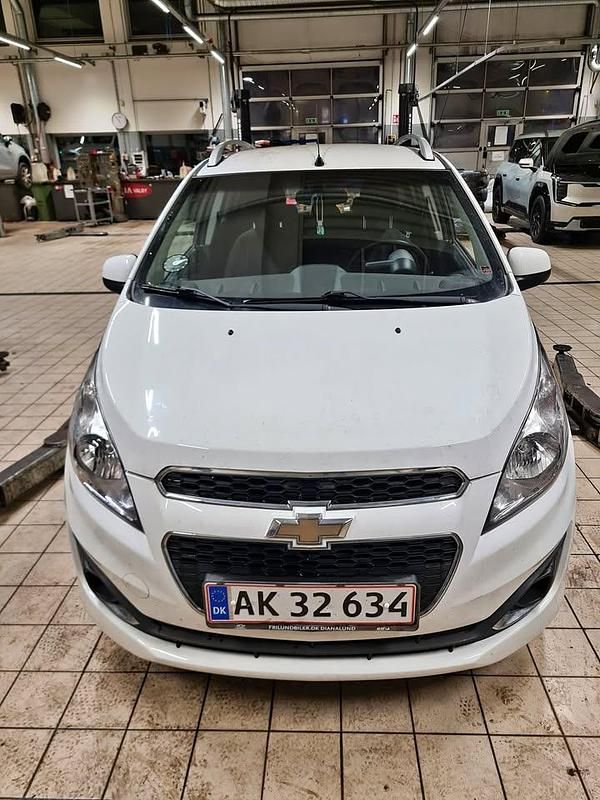 Hvid Brugt 2013 Chevrolet Spark Hatchback | 29.000 kr. (Fair pris) - Billede 1/4