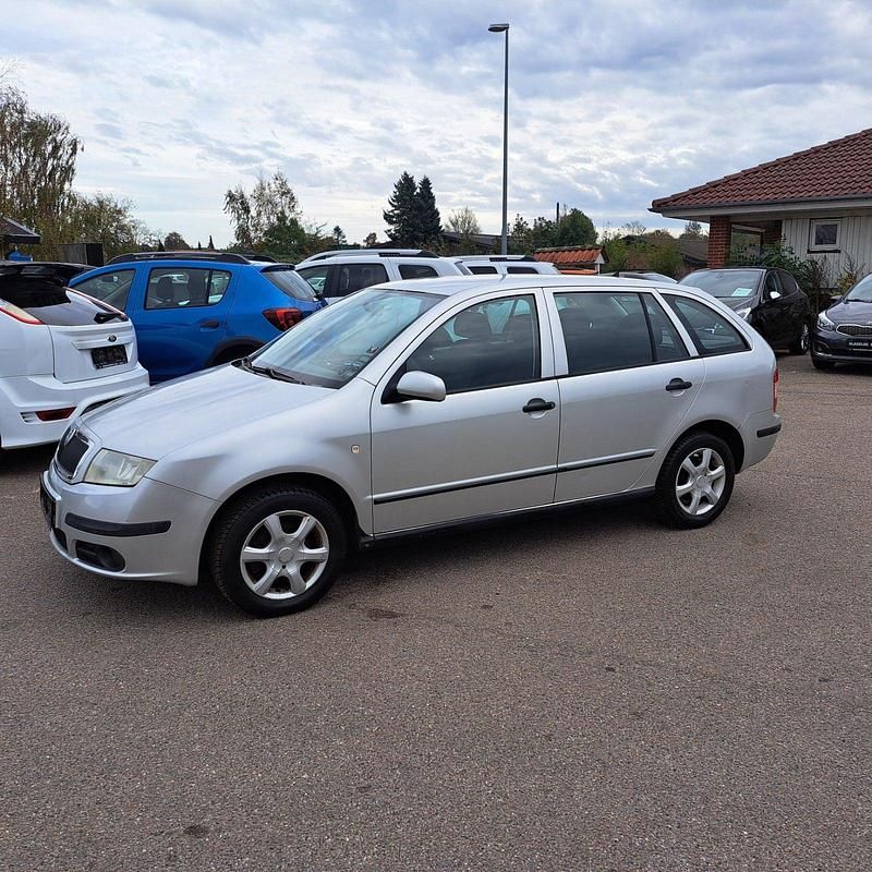 Lysblåmetal Brugt 2006 Skoda Fabia Ambiente Hatchback | 26.900 kr. (Dyr) - Billede 1/4