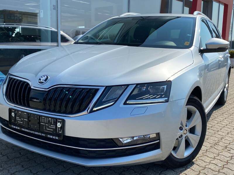Sølvmetal Brugt 2020 Skoda Octavia Celebration + Stationcar | 199.800 kr. (Fair pris) - Billede 1/4