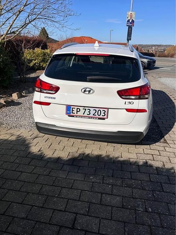 Brugt Hyundai i30 120 HK (88 kW) 2019 Hvid Stationcar