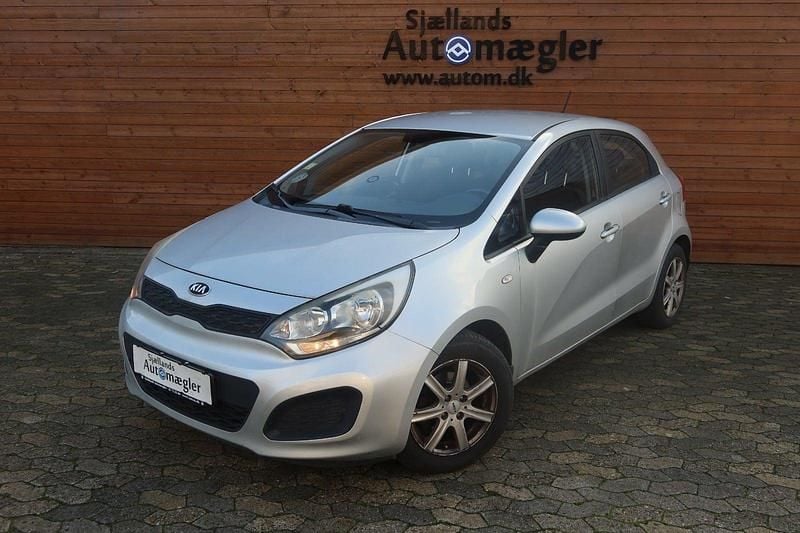 Sølvmetal Brugt 2013 Kia Rio Active Hatchback | 50.000 kr. (Fair pris) - Billede 1/1