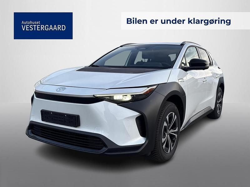 Hvid Brugt 2023 Toyota bZ4X Active SUV | 234.700 kr. (Super pris) - Billede 1/4