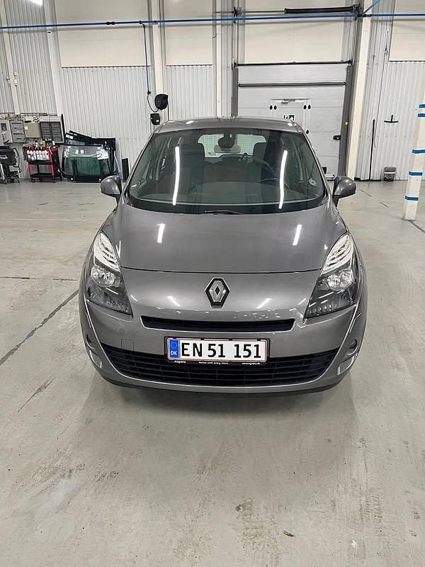 Brugt Renault Grand Scénic 130 HK (95 kW) 2012 MPV