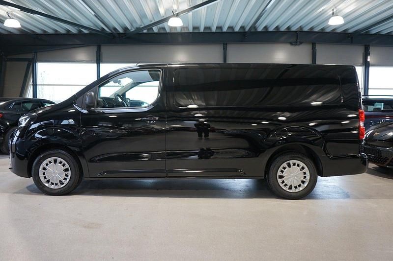 Ny Toyota Proace Comfort 100 kW (136 HK) 2026 Sort MPV
