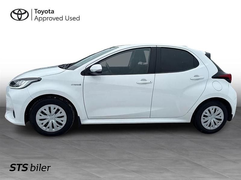 Brugt Toyota Yaris Hybrid H3 116 HK (85 kW) 2021 Pure white Hatchback