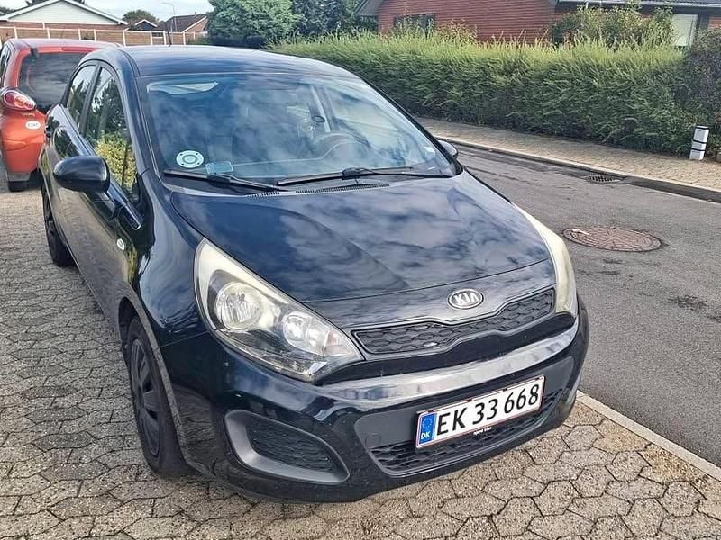 Sort Brugt 2013 Kia Rio MPV | 33.000 kr. (God pris) - Billede 1/4