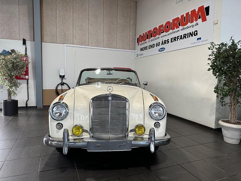 Brugt Mercedes 220 106 HK (77 kW) 1958 Hvid Cabriolet