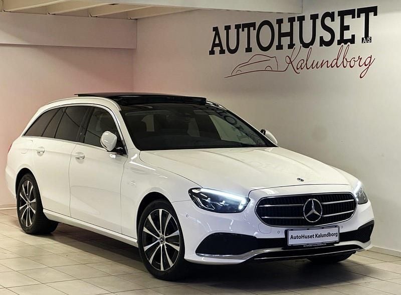 Hvid Brugt 2022 Mercedes E300 Avantgarde Stationcar | 419.900 kr. (Fair pris) - Billede 1/4