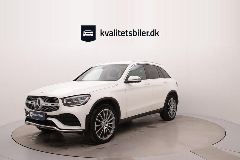 Hvidmetal Brugt 2022 Mercedes GLC300e AMG line SUV | 449.900 kr. - Billede 1/4