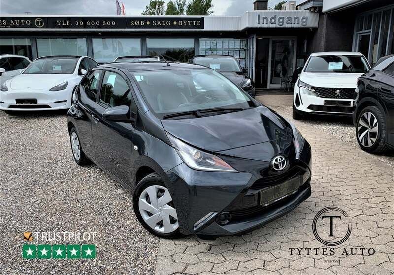 Sort Brugt 2017 Toyota Aygo X-play Hatchback | 94.800 kr. (Fair pris) - Billede 1/4