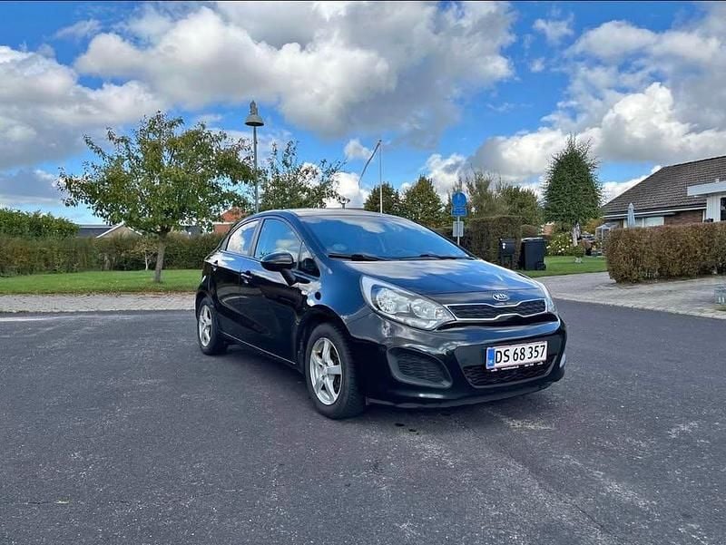 Brugt Kia Rio 75 HK (55 kW) 2014 Sort Hatchback